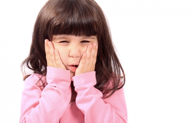 Mẹo trị nhiệt miệng bằng nước muối