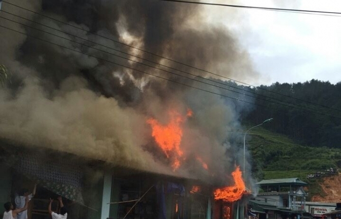 Cháy lớn, một phụ nữ mang thai tử vong