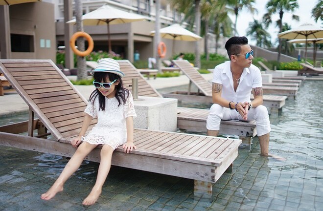 Những ông bố đơn thân chăm con khéo léo nổi tiếng mạng