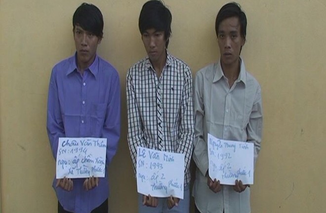 Nửa đêm giăng dây điện ngang đường để cướp xe