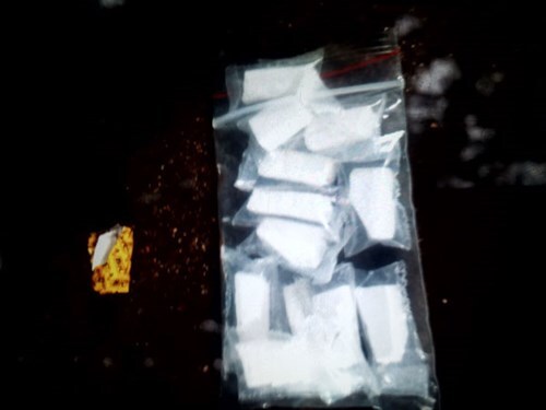 Chồng đi tù vì ma túy, vợ vẫn thản nhiên buôn 