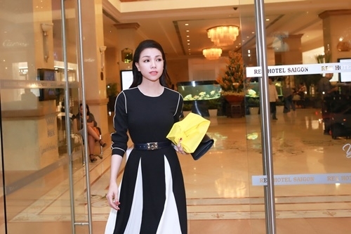 Trà Ngọc Hằng đụng váy hàng hiệu với ngôi sao Meryl Streep