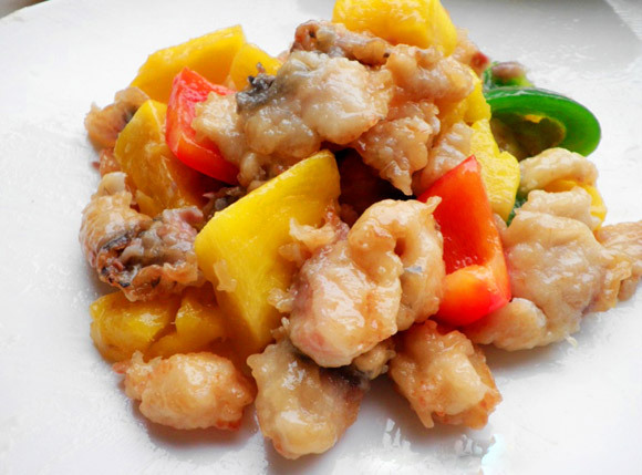 Cá sốt dứa chua cay cho bữa cơm tối