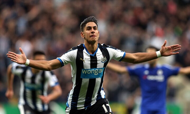 Newcastle 2-2 Chelsea: Kép phụ cứu Chelsea khỏi trận thua muối mặt