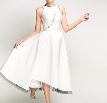 Cười té ghế trước câu trả lời của thí sinh Hoa hậu hoàn vũ VN 2015