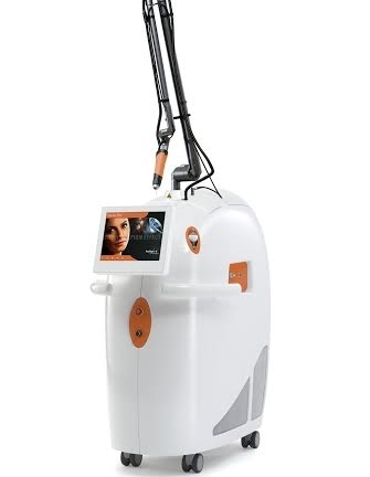 Máy laser trị nám tiền tỉ lần đầu xuất hiện tại Hà Nội