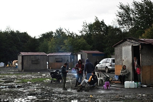 Người nhập cư Việt trốn trong xe đông lạnh ở Pháp