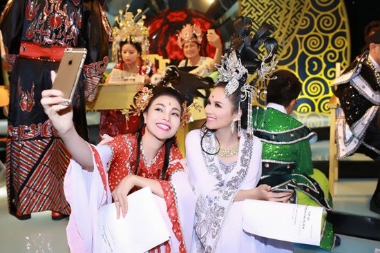 Trà Ngọc Hằng tức giận vì Diễm Hương trở thành