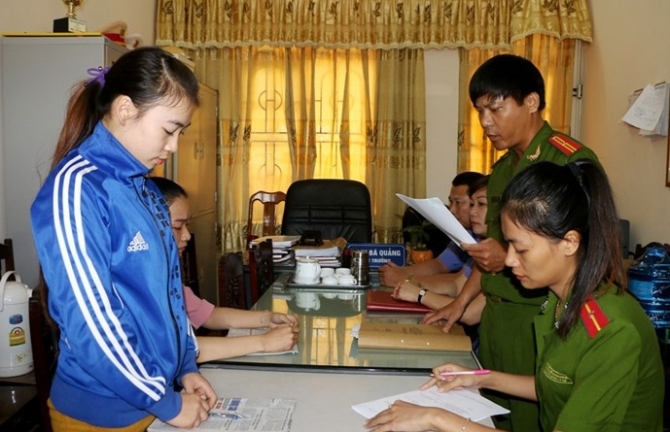 Vụ bé 14 tháng tuổi bị bạo hành: Khởi tố 2 giáo viên giữ trẻ