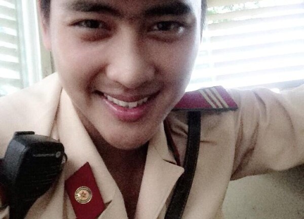 Cận cảnh chàng CSGT điển trai như hot boy khiến các cô gái mê mệt