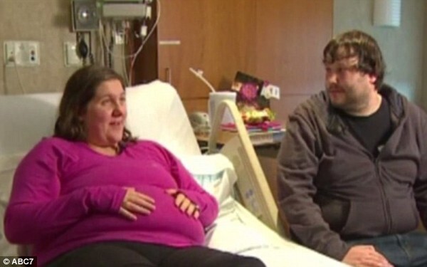 Kì lạ bà mẹ mang thai đôi sinh 1 con xong 4 tháng sau mới sinh tiếp