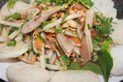 Gỏi ngó sen dạ dày - món nhậu khoái khẩu cho cánh mày râu cuối tuần