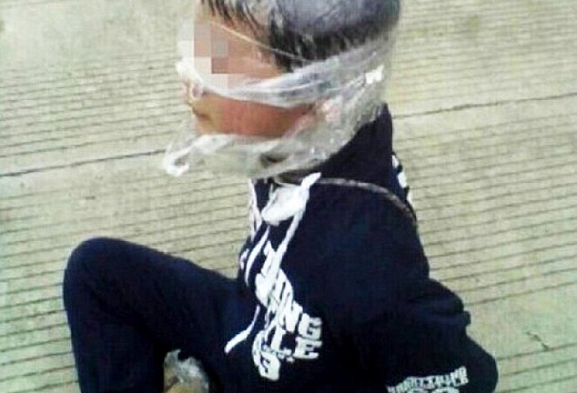 Cậu bé 13 tuổi bị bắt cóc trốn thoát nhờ xem phim găng-xtơ