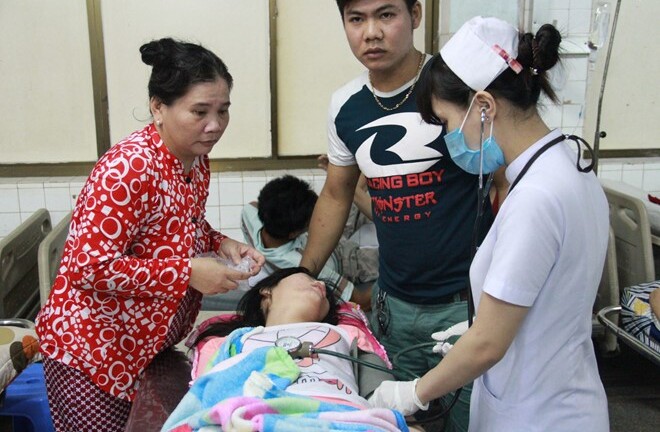 Đình chỉ công ty nghi “làm” hơn 400 công nhân ngộ độc