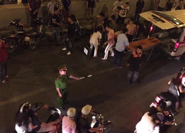 Người thân đau xót trước cái chết của nam thanh niên sau tai nạn ở hầm Kim Liên