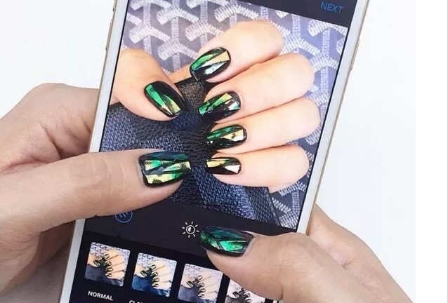 Trào lưu làm móng tay thủy tinh của giới trẻ Hàn Quốc