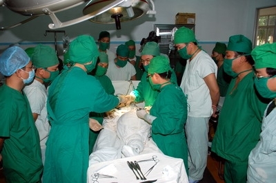 Kỳ 23: Viêm tụy hoại tử, thủng đại tràng, hai lão bà thoát chết kỳ lạ