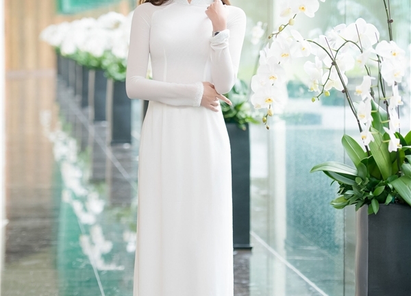 Huyền My, Vũ Ngọc Anh bất ngờ được báo Myanmar và Thái Lan 