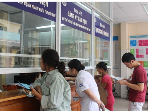 Từ giữa tháng 11, giá dịch vụ y tế tăng 2-7 lần