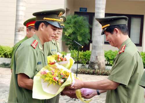 Giả danh Công an, đe dọa chiếm đoạt tiền của nạn nhân