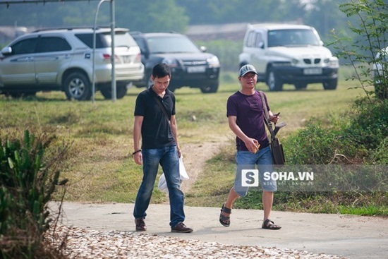 Chiếc áo đẫm mồ hôi và sự vất vả của Công Lý