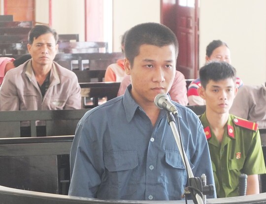 Giết người vì không được mời mà còn bị chửi