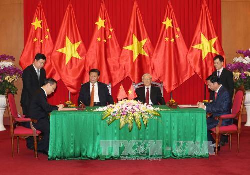 Việt Nam – Trung Quốc ký kết nhiều văn bản, thỏa thuận hợp tác