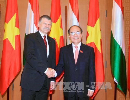 Chủ tịch Quốc hội hội đàm với Chủ tịch Quốc hội Hungary