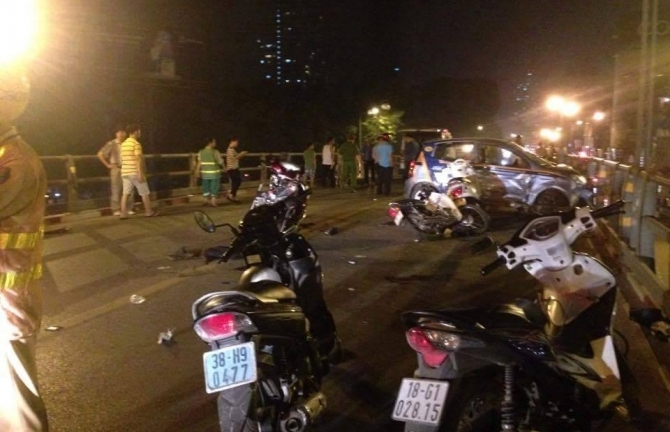 Nhìn lại toàn bộ diễn biến vụ taxi điên tại cầu vượt Thái Hà
