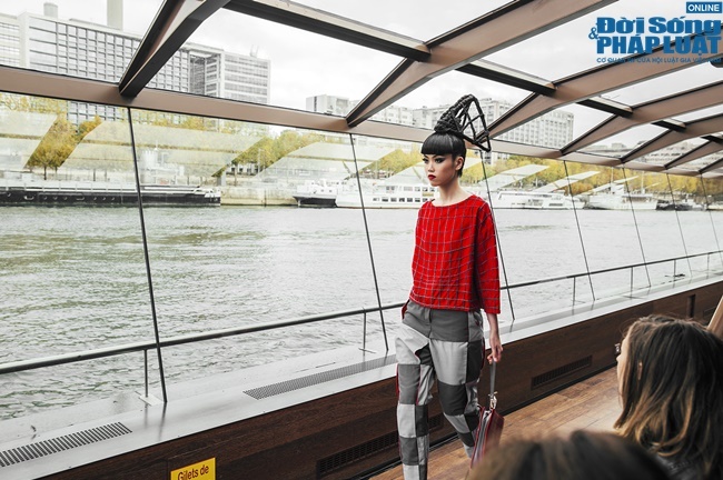 Choáng với những địa danh thế giới biến thành sàn catwalk của nàng Kiều Việt