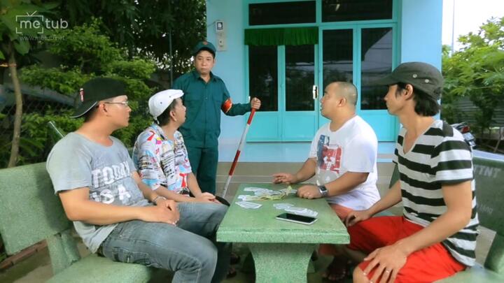 Hiếu Hiền “gian lận” trong trò chơi với Bảo Chung