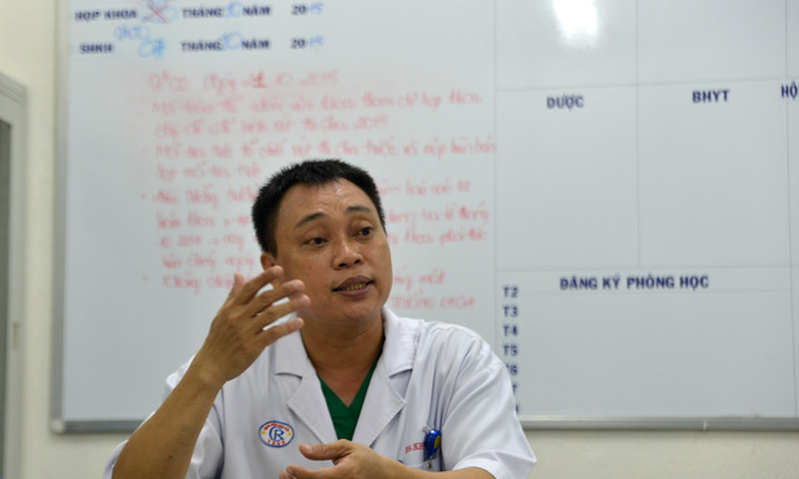 Bệnh nhân rút dao cấm bác sĩ nhổ răng của con