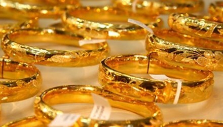 Trộm túi vàng trong bức tượng nhà hàng xóm