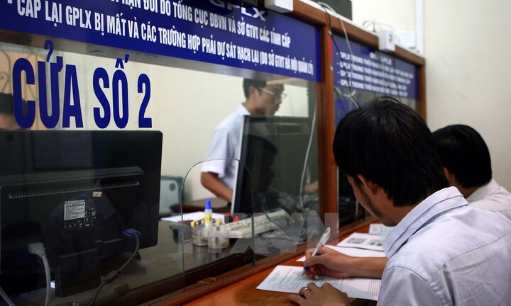 Mất giấy phép lái xe, có được cấp lại tại địa phương khác?