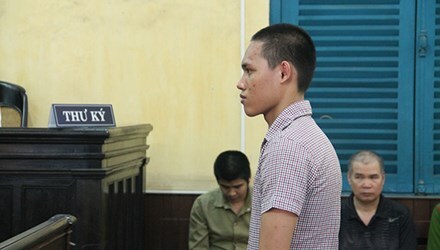 Tỏ tình không được đáp lại, 9X vung dao sát hại bạn gái nhí