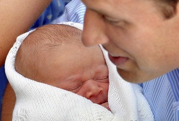 Khai sinh cho con như thế nào khi người mẹ bỏ đi?