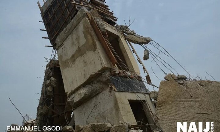 Sập tòa nhà đang xây dựng, ít nhất 22 người thiệt mạng