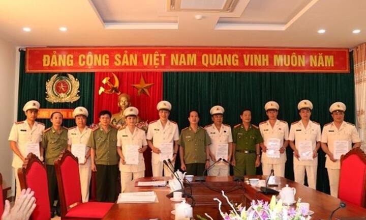 Công an Hà Tĩnh bổ nhiệm mới 8 lãnh đạo phó cấp phòng và huyện