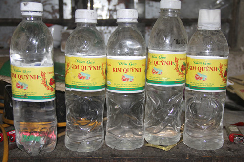 Dấm gạo được chế từ axit và nước lã