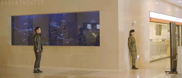 Hậu duệ Mặt Trời tập 14: Bật cười trước vẻ 