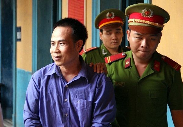 Phóng hỏa đốt cả nhà vợ vì nghĩ bị khinh thường