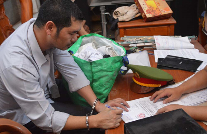 Phát hiện nhiều công lệnh giả trong nhà đặc phái viên rởm