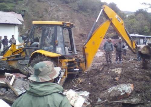 Ít nhất 16 người chết trong vụ lở đất ở Ấn Độ