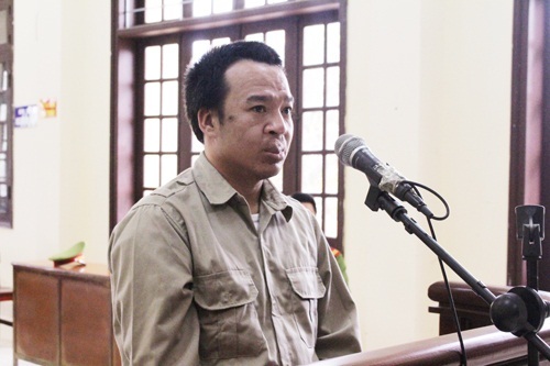 Ghen tuông, chồng tưới xăng đốt vợ trong tiệm gội đầu