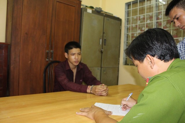 Túng tiền, sinh viên lên