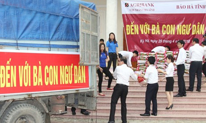 Agribank h? tr? ng? d�n mi?n Trung ch?u thi?t h?i do th?y, h?i s?n ch?t