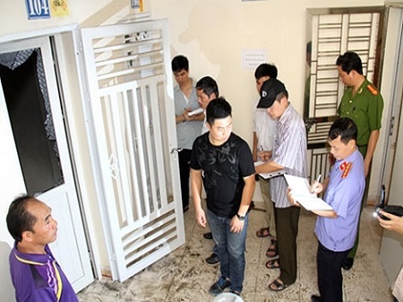 ?� x�c ??nh nguy�n nh�n v? hai v? ch?ng ch?t sau ti?ng n?