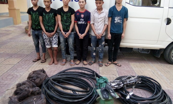 Lợi dụng đêm khuya, nhóm 9x trộm cáp viễn thông mang đi bán