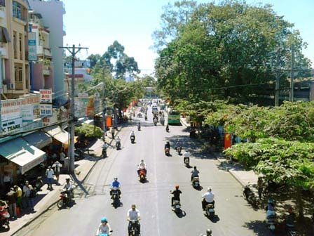 D? b�o th?i ti?t ng�y mai 19/5: ?�m m?a d�ng, gi� gi?t m?nh