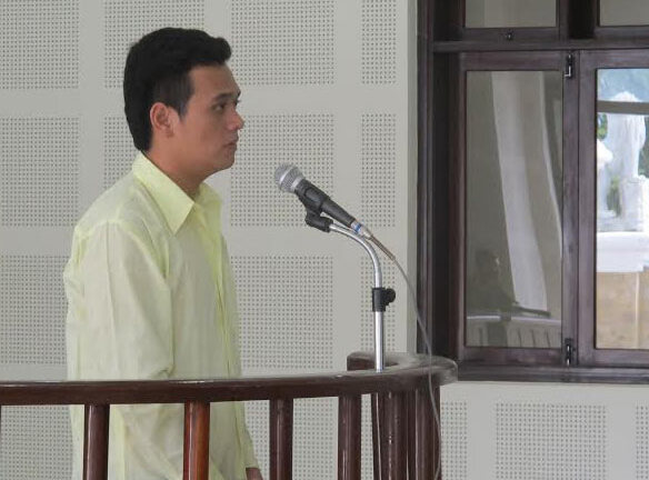 DJ cướp giật túi xách của khách nước ngoài lĩnh án